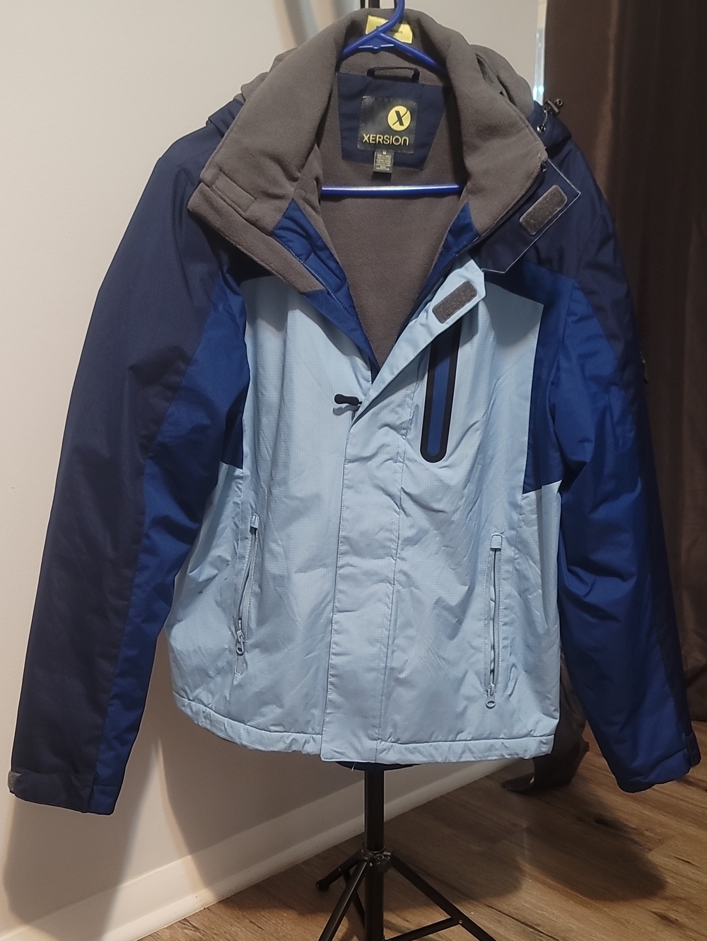 Xersion Women Light Blue and Navy Ski Jacket